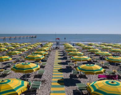 campingcesenatico en offer-valentine-s-day-camping-cesenatico-with-aperitivo-at-the-canal-port 022
