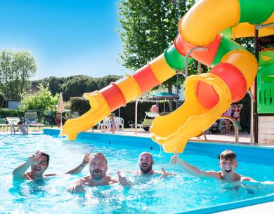 campingcesenatico en pink-night-offer-campsite-cesenatico-with-swimming-pool-and-entertainment 025