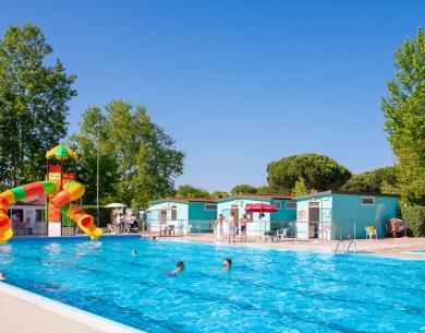 campingcesenatico en offer-for-a-weekend-in-june-on-campsite-in-cesenatico-with-pool-and-entertainment 027