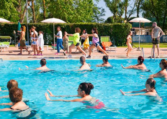 campingcesenatico en pink-night-offer-campsite-cesenatico-with-swimming-pool-and-entertainment 020