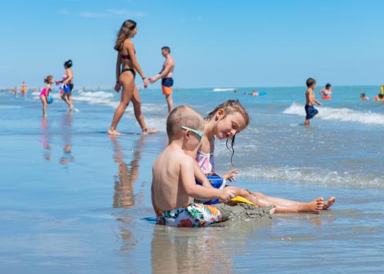 campingcesenatico en special-early-july-in-camping-on-the-beach-at-cesenatico-with-beach-pool-and-animation-included 019